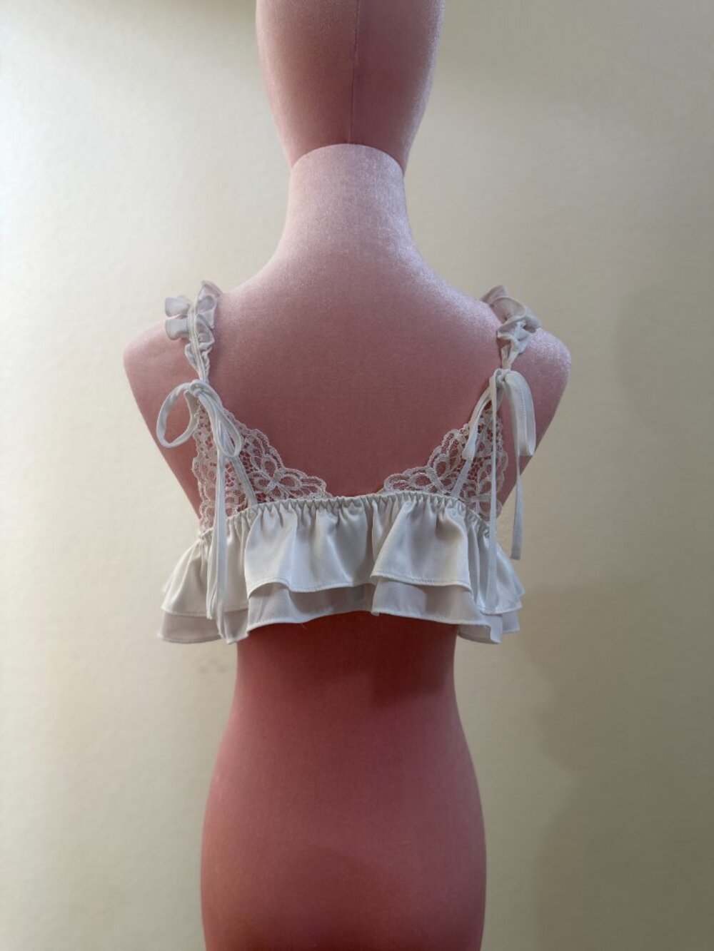 Butterfly Lace Ruffle Bralette - Picture 3 of 3